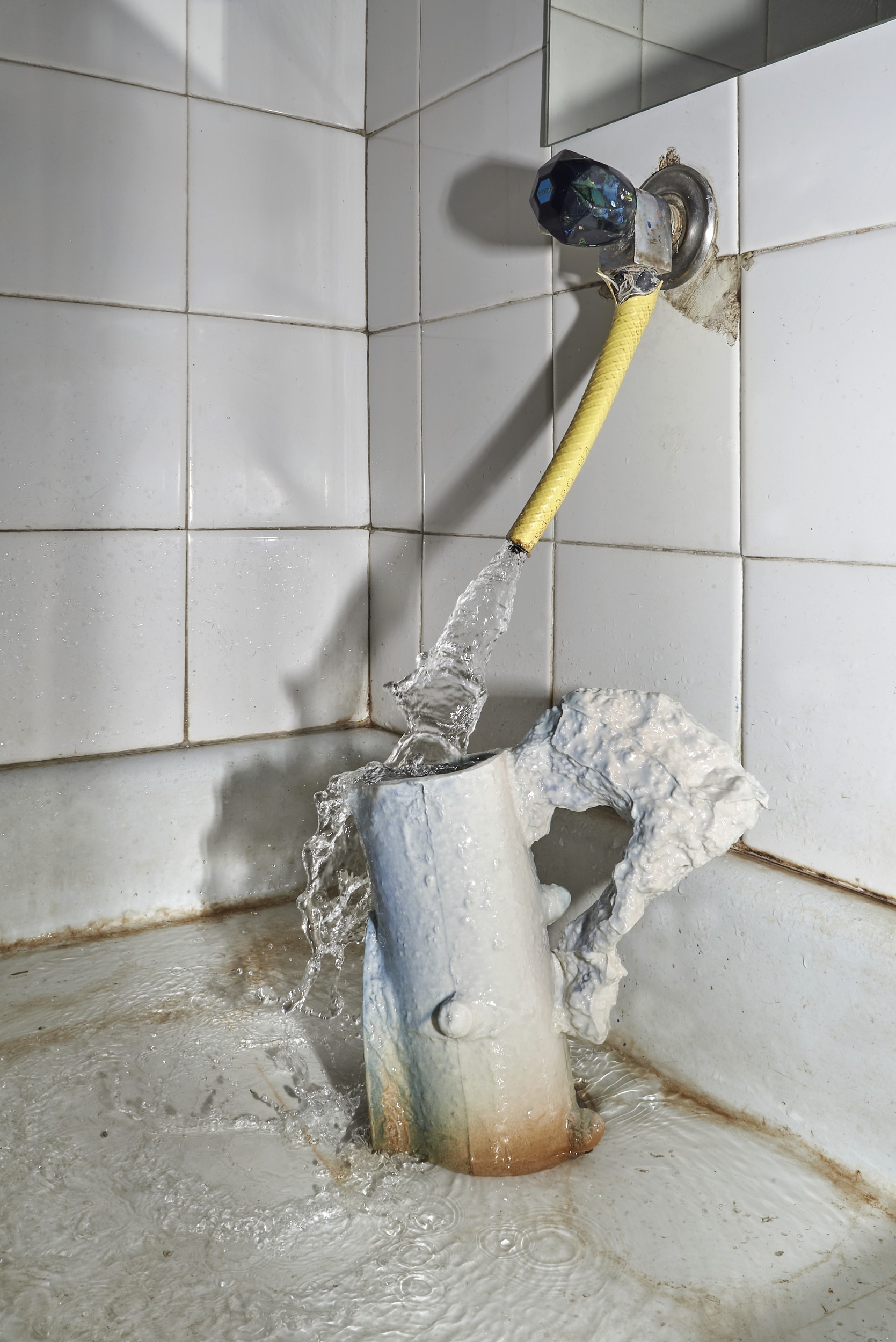 barbotine-serie-pichet-porcelain-glaze-2021-credit-photo-@marineleleu.jpg