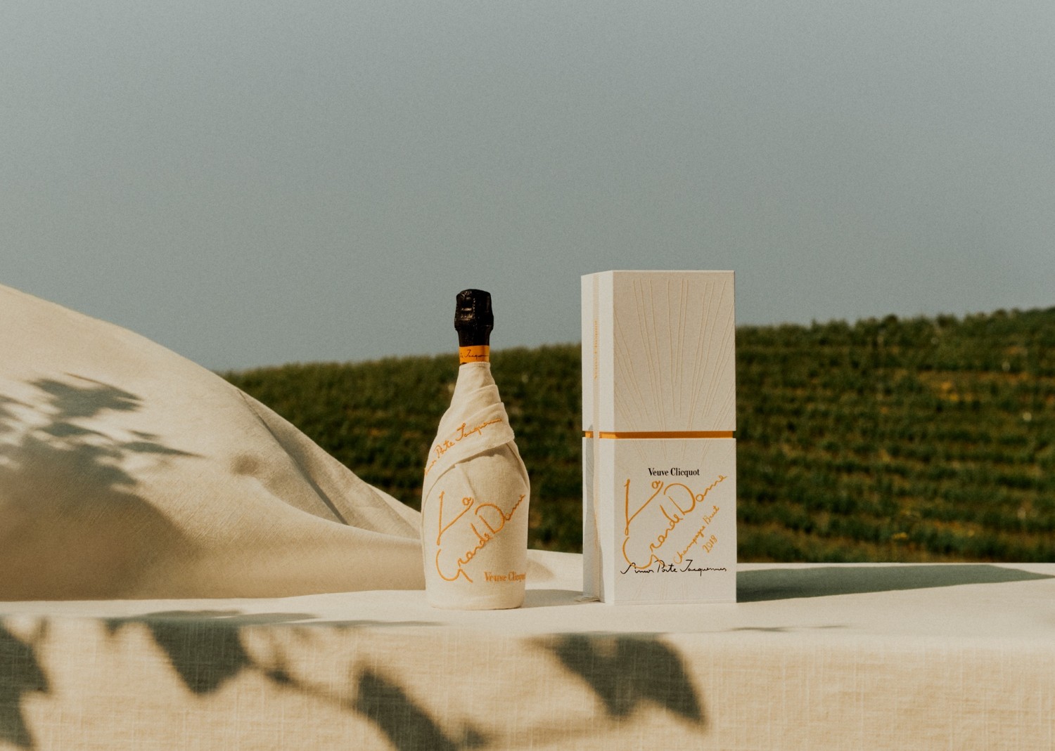 2704_imagine_jd_jacquemus_veuve_250609_vc_jacquemus_01_581_baloon-cloth_srgb_f1.jpg