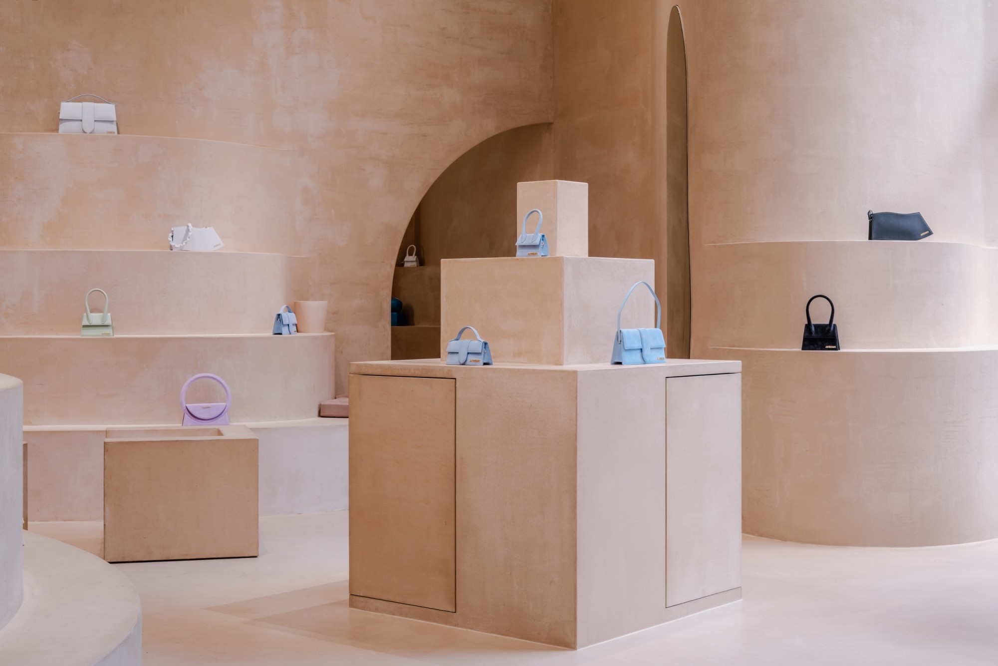03.-jacquemus-shop-in-shop-selfridges.-photo-by-benoit-florencon-courtesy-of-amo.jpg