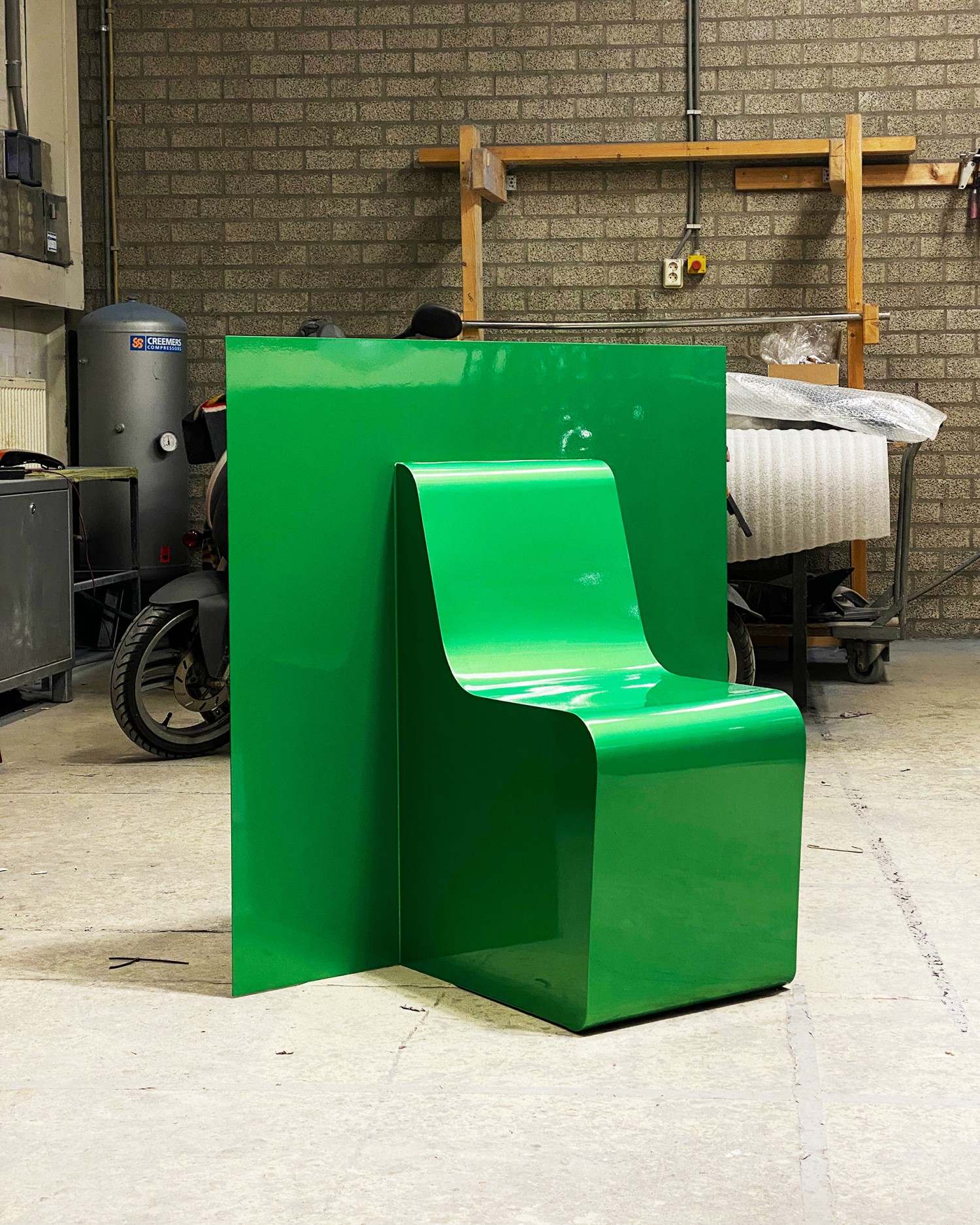 thermoforming_chair_lucas_sabas_2022_hd_1.jpg