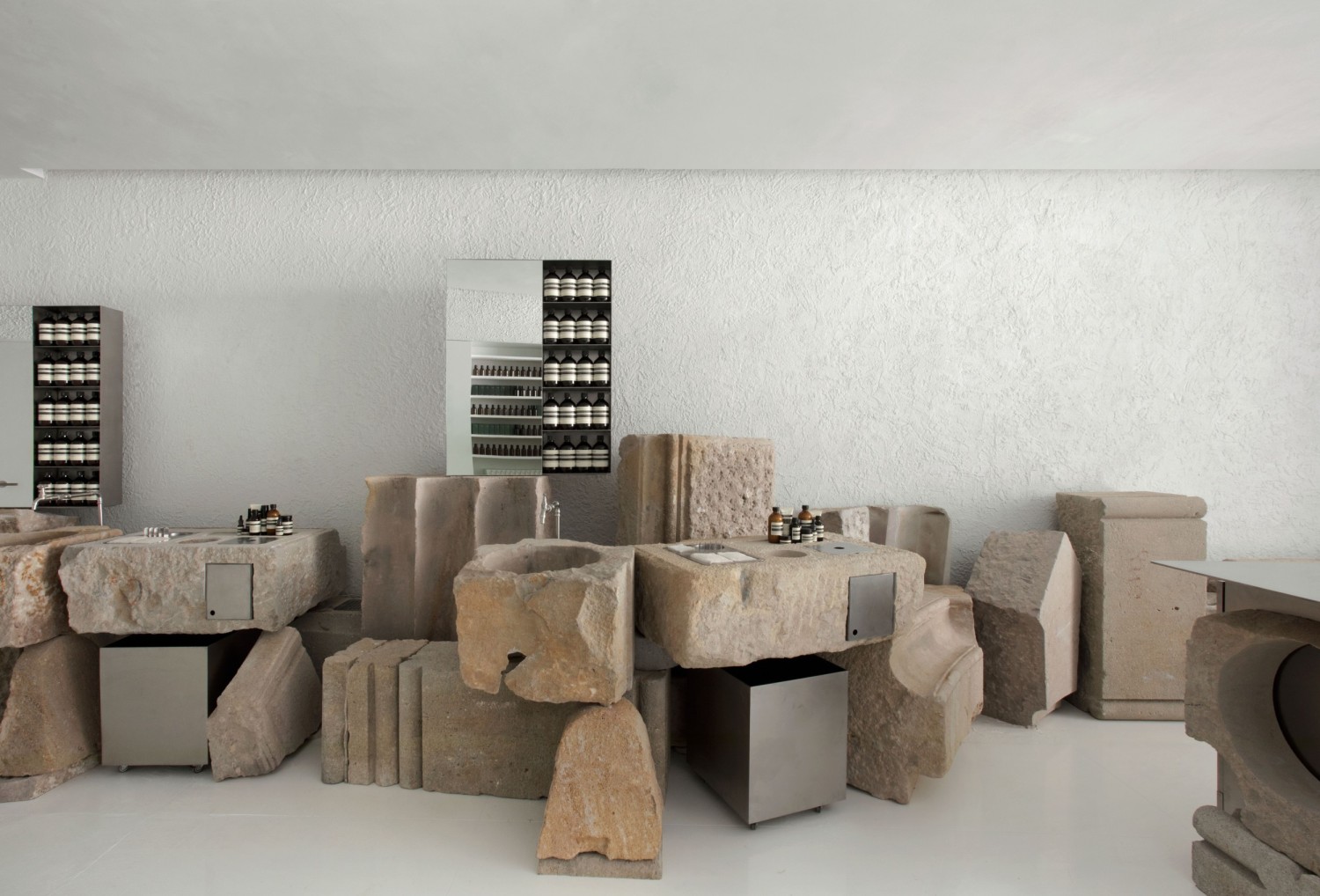 large-jpeg-aesop-es-store-diagonal-08.jpeg